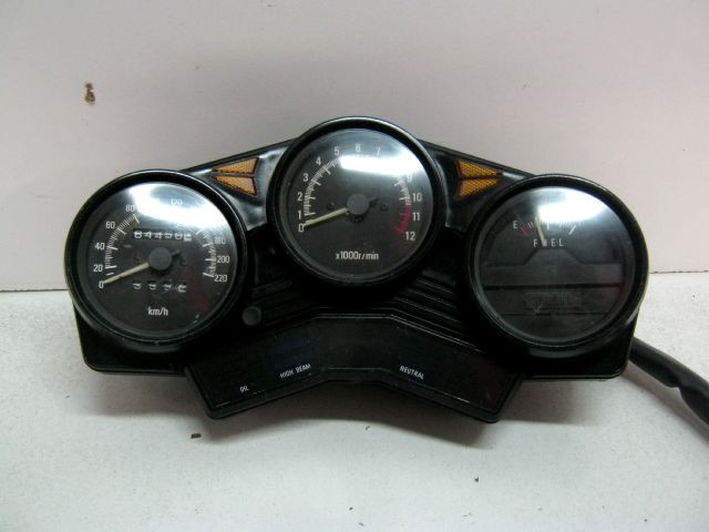 Tableau de bord, compteur, compte tour, jauge essence  YAMAHA 600 XJ an 1984 à 1991 type 33M réf 41Y8357F000, 29R835400000, 29R857500000