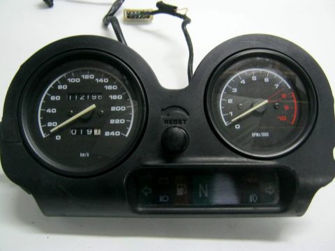 Tableau de bord , compteur , compte tours BMW R 850 RT an 2003 type LBM17M40C019 