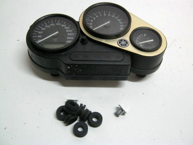 Tableau de bord compteur compte tours YAMAHA 600 FZS FAZER an 1998 réf 5DM835700000 
