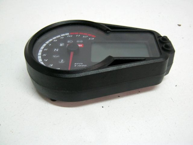 Tableau de bord , compteur DERBI 125 TERRA an 2007 réf 867055 