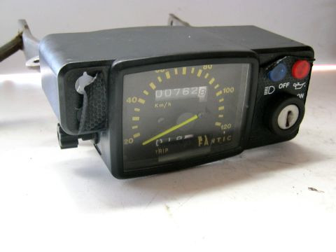 Tableau de bord, compteur FANTIC 125 CABALLERO an 1998 type ZEUFG4450