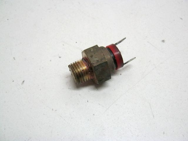 Thermo contacteur , capteur de température  DERBI 125 TERRA an 2007 réf 584715 
