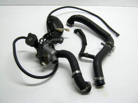 Thermostat , durite SUZUKI 750 GSXR type GR7BD année 1995