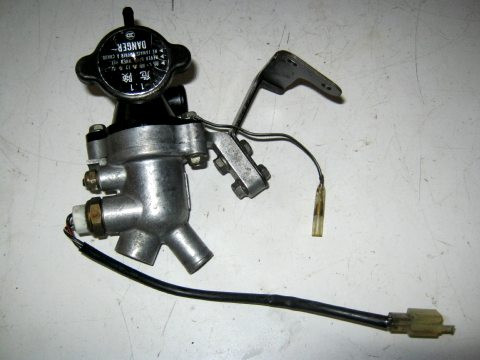 Thermostat KAWASAKI 750 GPX année:1988