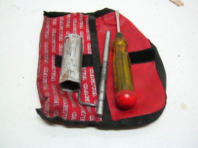 Trousse à outils CAGIVA 125 ROADSTER an 1999 type 1A  