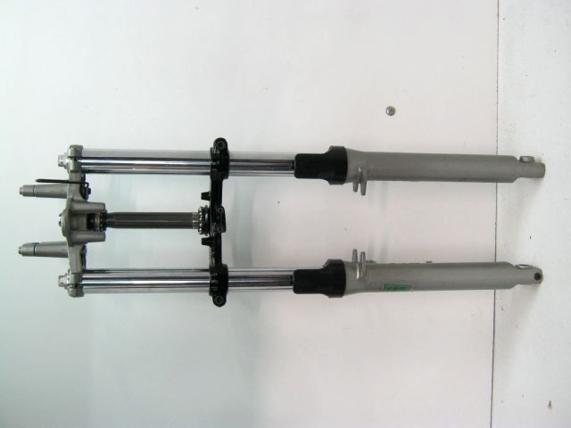 Tube, fourreau, té inférieur supérieur  bras bas de fourche YAMAHA 850 TDM an 1999 type 4TX réf 4TX-23102-01, 4TX2310201, 4TX2312601, 4TX-23103-01, 4TX2310301, 4TX2313601, 4TX2343500  