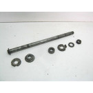 Axe de roue arrière HONDA 600 HORNET an 2000 réf 42301-MBZ-G00, 42103MBZG00