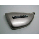Carter latéral,flan de selle gauche SUZUKI 750 GSX INAZUMA an:1998 type:JS1AE111100 réf:47211-03F00