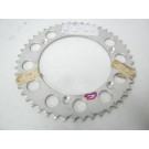 Couronne alu 48 dents RENTHAL YAMAHA 125 , 250 YZ , WR an 1995 réf 3010.4500.501